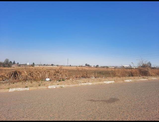 LAND FOR SALE IN ROODS GARDENS